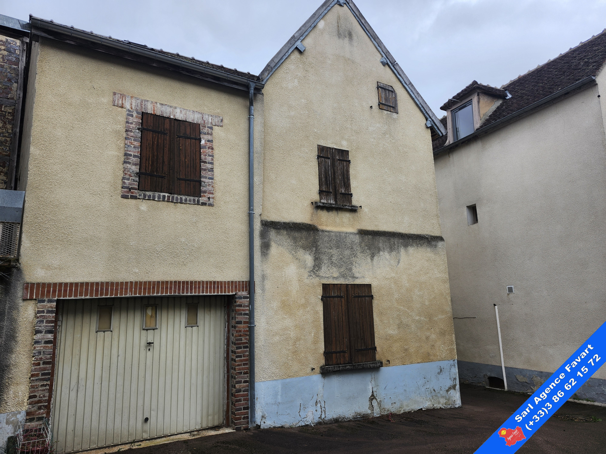 Maison à vendre à Joigny, 63 m², 1 pièce – photo 1 sur 3